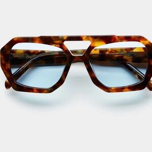 VEHLA River Sunglasses in Tortoiseshell & Sky